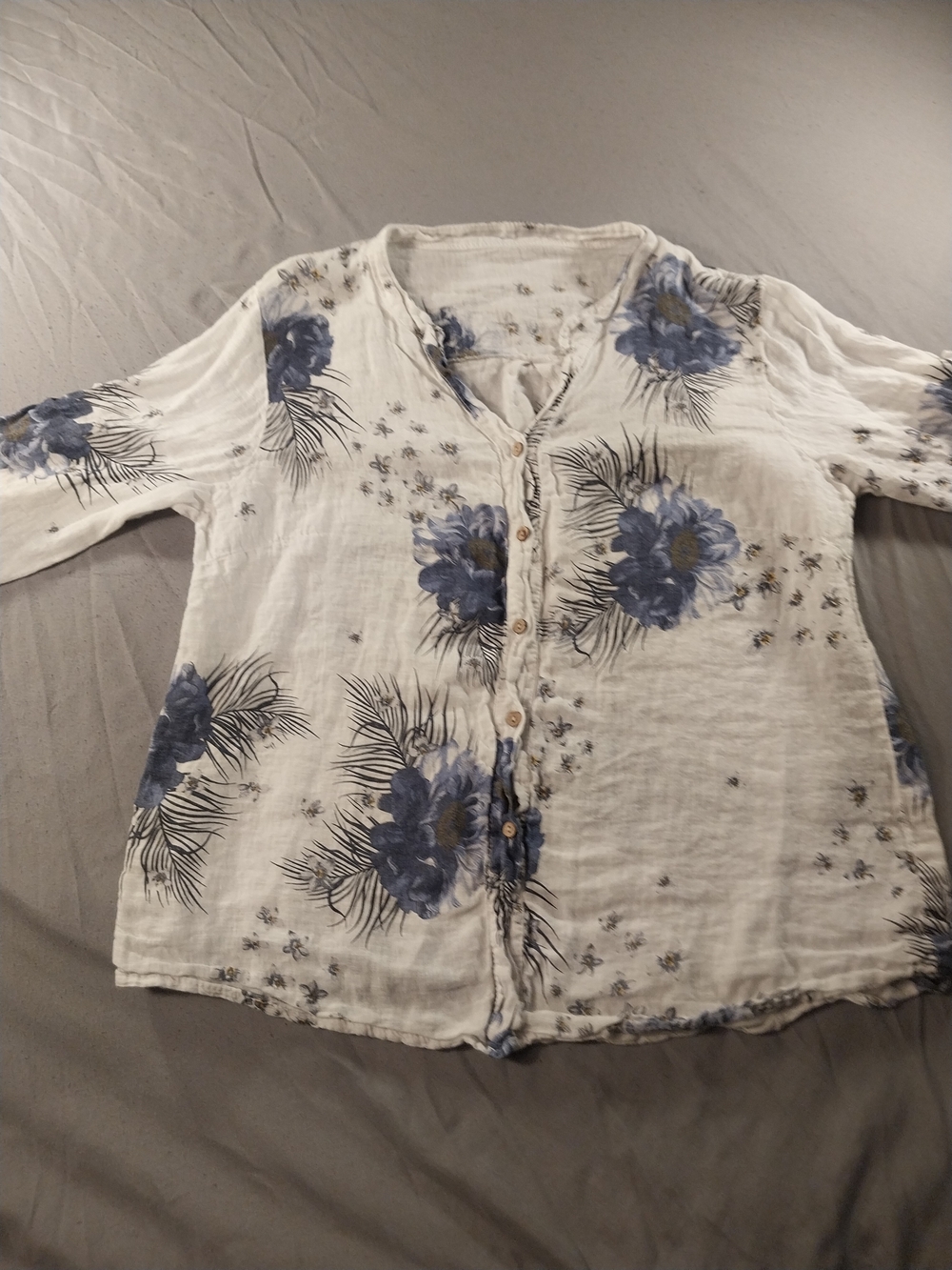 Made in Italy Lino Floral Lagenlook Button-Down Blouse. #010